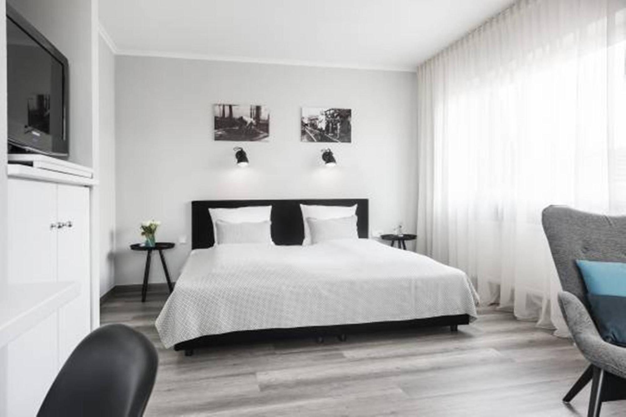 Hotel HerzogsPark Herzogenaurach Zimmer foto